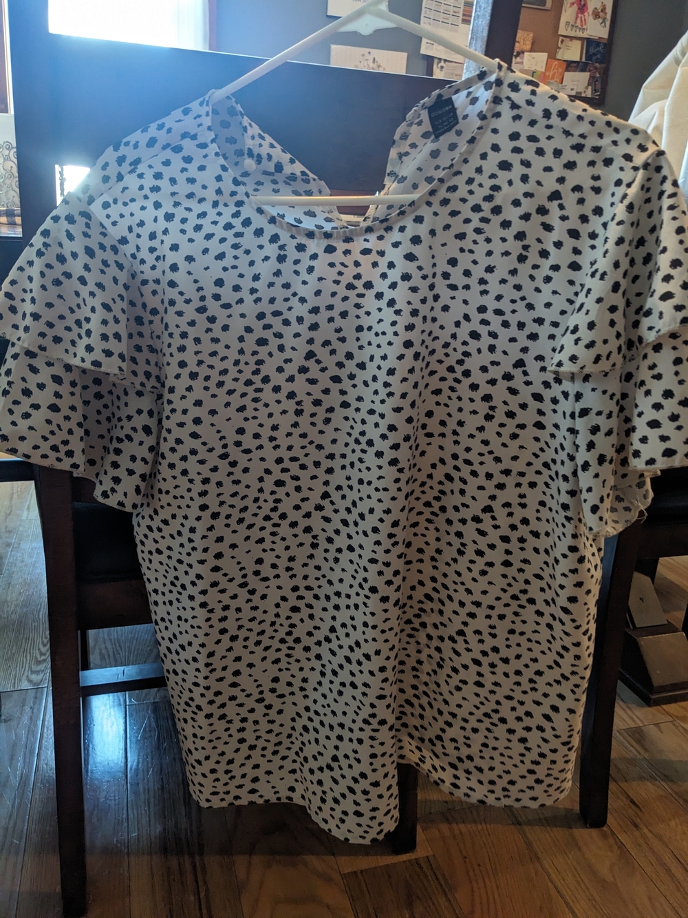 Black Speckle Ruffle Sleeve Top